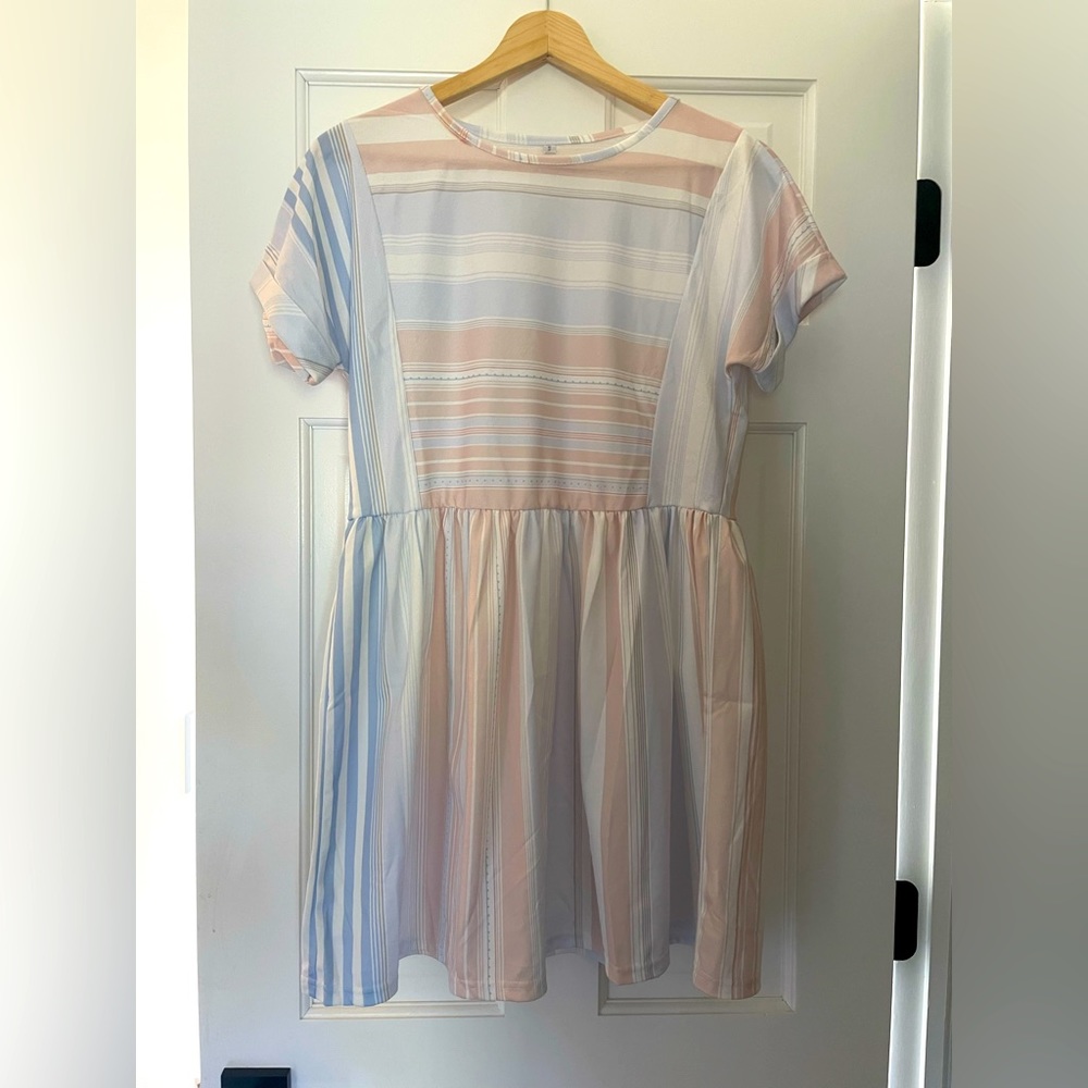 Women’ loose fit lightweight dress size small